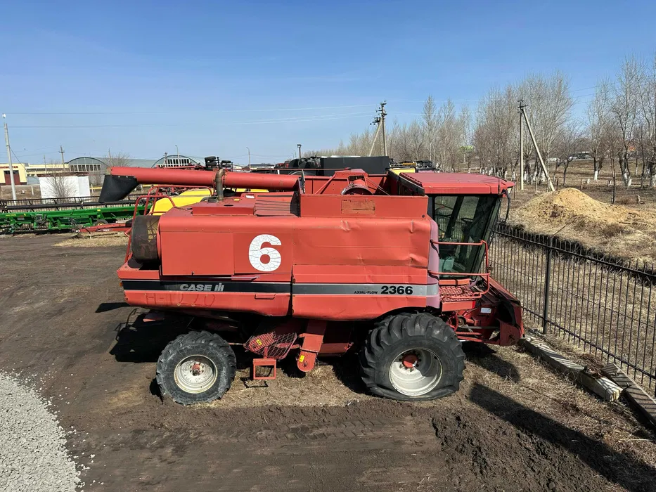 Комбайн Case AF2366 (на запчасти)