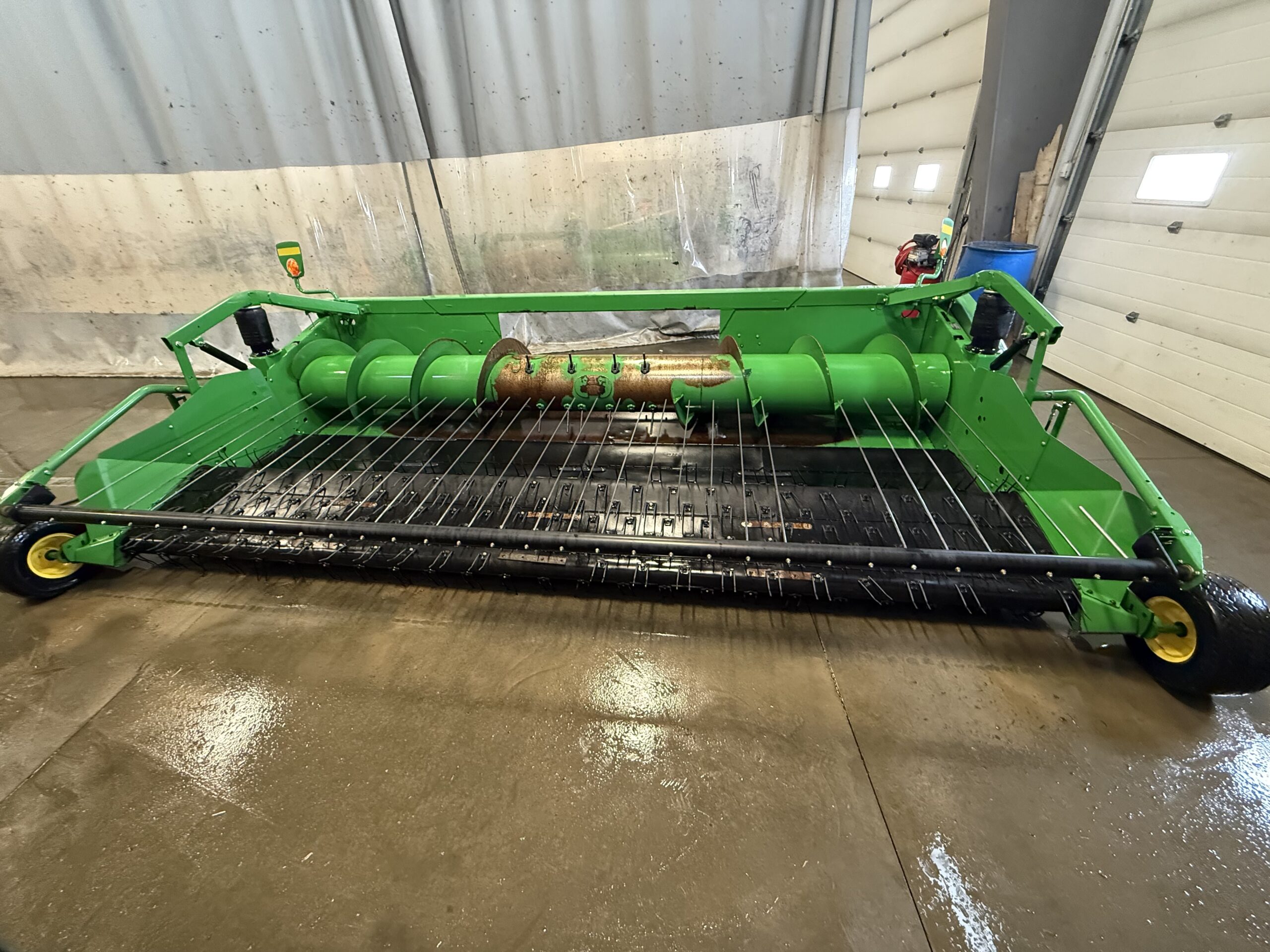 Платформа — подборщик John Deere 615P